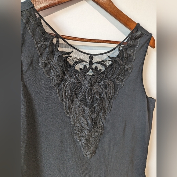 Suzy Shier Embroidered Lace V-Neck Cami - Picture 2 of 4